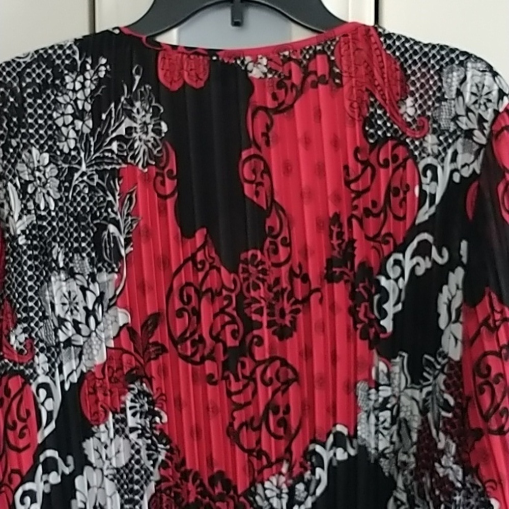 Avenue V Neck Accordion Pleated Tunic Top Blouse 26/28 - Picture 8 of 10